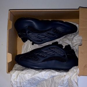 Kids Yeezy 700